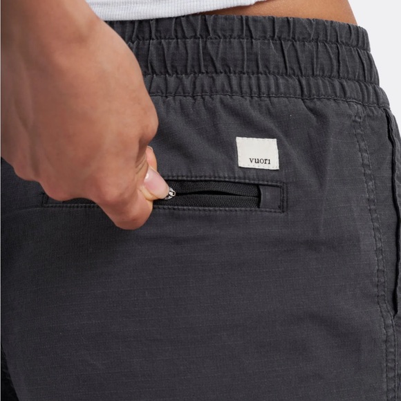 Vuori Vintage Ripstop Women’s Athletic Charcoal Shorts - Picture 4 of 11